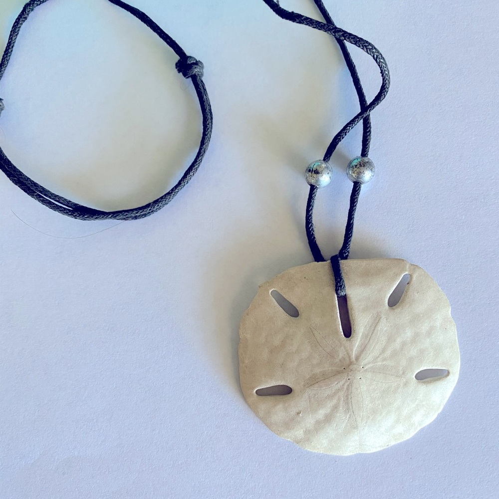 Sand dollar and Tahitian pearl necklace